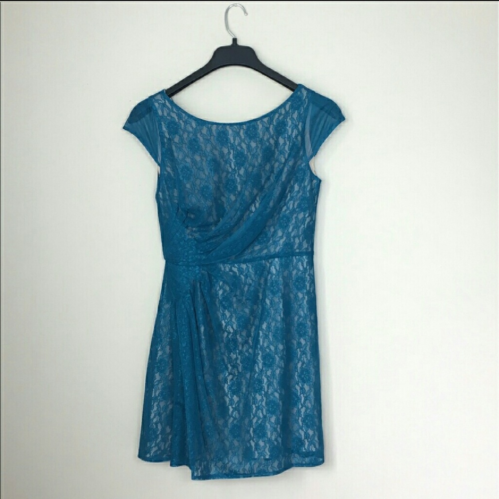 Dress - Picture 3 of 4